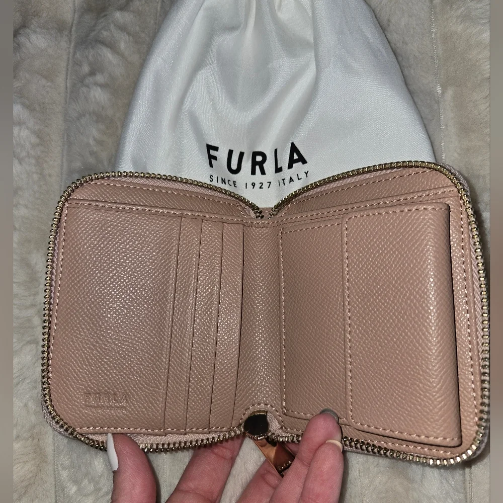 NWOT FURLA SMALL ZIP AROUND WALLET 💕 - Picture 4 of 8